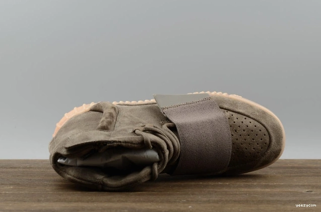 Yeezy Light 750 Boost BY2456 adidas Brown 1204